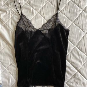 Velvet black top with lace